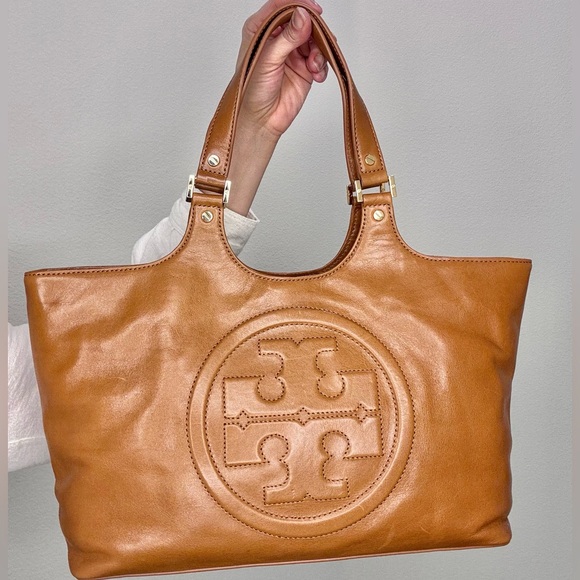 Tory Burch Handbags - NWT Tory Burch Bombe Tote Tan with dust bag